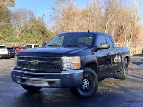 Black 2013 Chevrolet Silverado 1500 LT for sale in Davison, MI