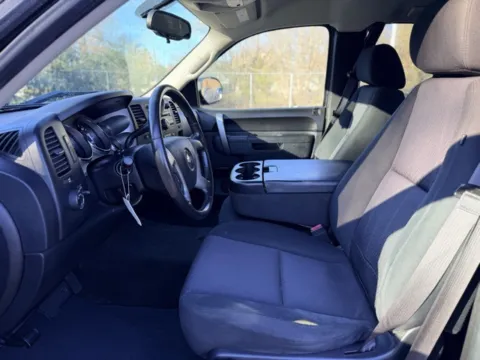 More photos of 2013 Chevrolet Silverado 1500 LT at Hank Graff Chevrolet Davison, MI