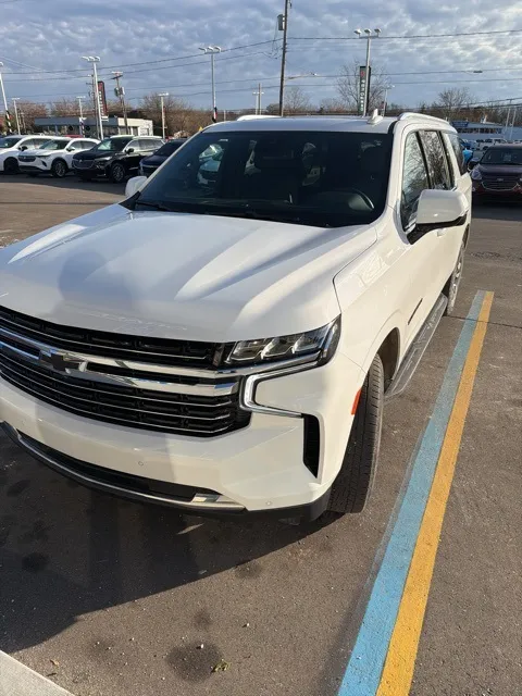 White 2023 Chevrolet Suburban LT for sale in Davison, MI