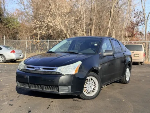 Black 2010 Ford Focus SE for sale in Davison, MI