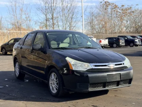 Photos of 2010 Ford Focus SE for sale in Davison, MI at Hank Graff Chevrolet Davison