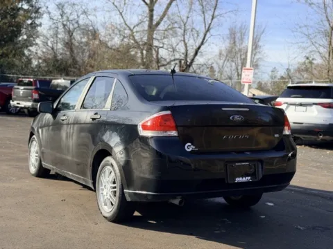 More photos of 2010 Ford Focus SE at Hank Graff Chevrolet Davison, MI