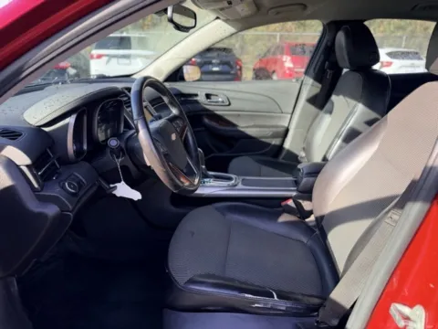 More photos of 2013 Chevrolet Malibu LT at Hank Graff Chevrolet Davison, MI