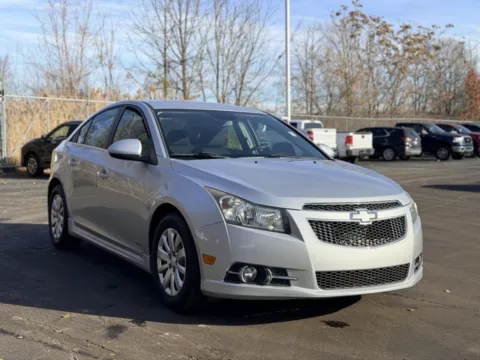 Photos of 2014 Chevrolet Cruze 1LT for sale in Davison, MI at Hank Graff Chevrolet Davison