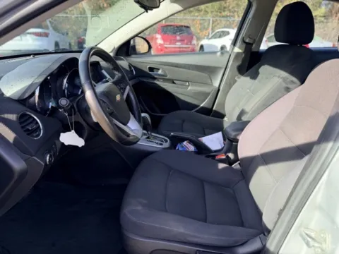 More photos of 2014 Chevrolet Cruze 1LT at Hank Graff Chevrolet Davison, MI