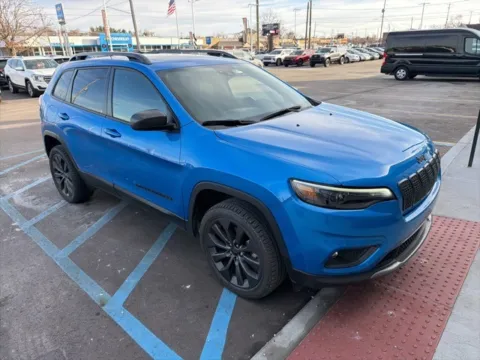 Photos of 2021 Jeep Cherokee Latitude Lux for sale in Davison, MI at Hank Graff Chevrolet Davison