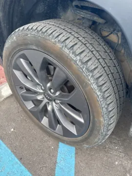 More photos of 2021 Jeep Cherokee Latitude Lux at Hank Graff Chevrolet Davison, MI