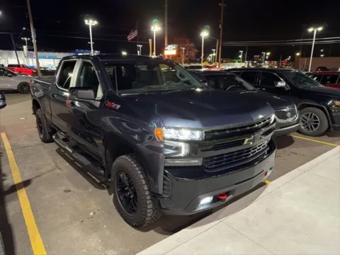 Gray 2021 Chevrolet Silverado 1500 LT Trail Boss for sale in Davison, MI