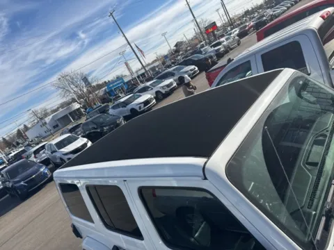 More photos of 2019 Jeep Wrangler Unlimited Sahara at Hank Graff Chevrolet Davison, MI