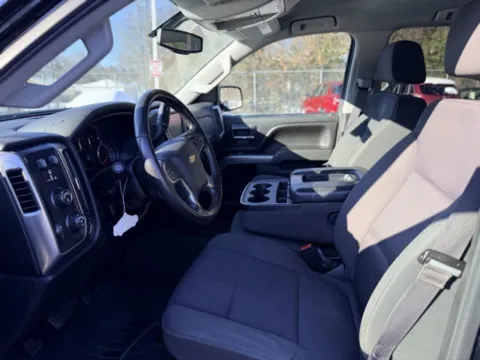 More photos of 2017 Chevrolet Silverado 1500 LT at Hank Graff Chevrolet Davison, MI