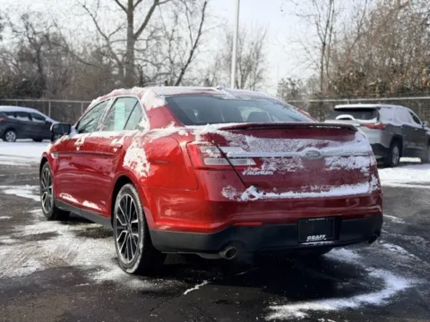 More photos of 2019 Ford Taurus SEL at Hank Graff Chevrolet Davison, MI