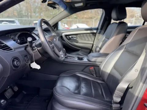 More photos of 2019 Ford Taurus SEL at Hank Graff Chevrolet Davison, MI