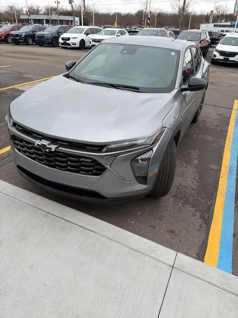 2024 Chevrolet Trax RS's photo