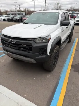 White 2023 Chevrolet Colorado Trail Boss for sale in Davison, MI