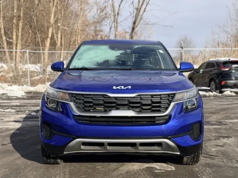 Photos of 2022 Kia Seltos LX for sale in Davison, MI at Hank Graff Chevrolet Davison