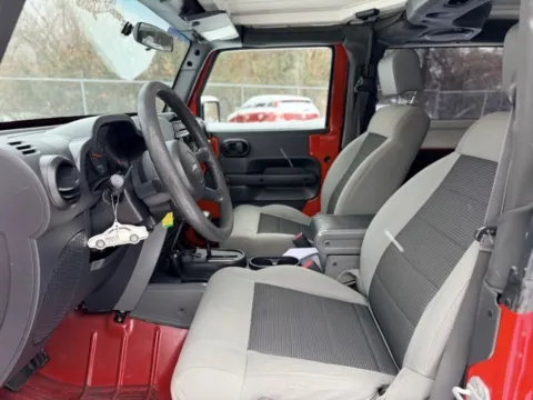 More photos of 2009 Jeep Wrangler X at Hank Graff Chevrolet Davison, MI