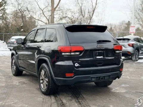 More photos of 2016 Jeep Grand Cherokee at Hank Graff Chevrolet Davison, MI