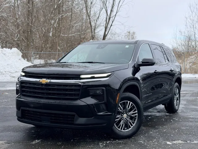 2024 Chevrolet Traverse LS's photo