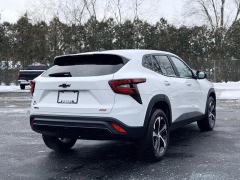 More photos of 2024 Chevrolet Trax 1RS at Hank Graff Chevrolet Davison, MI