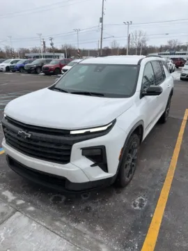 White 2024 Chevrolet Traverse LT for sale in Davison, MI