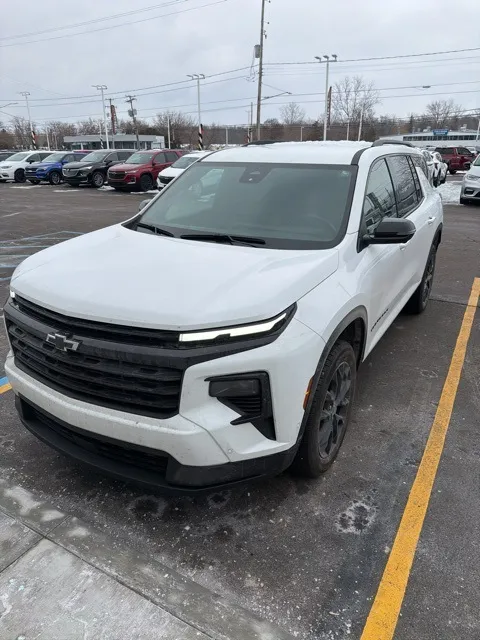 White 2024 Chevrolet Traverse LT for sale in Davison, MI