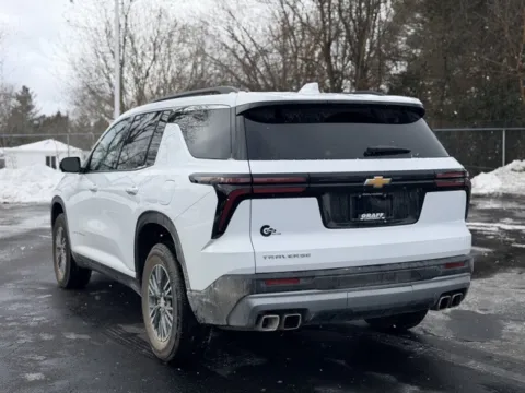 More photos of 2025 Chevrolet Traverse LT at Hank Graff Chevrolet Davison, MI