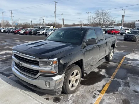 Black 2017 Chevrolet Silverado 1500 LT for sale in Davison, MI