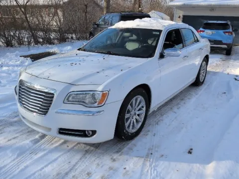 White 2013 Chrysler 300 C for sale in Davison, MI