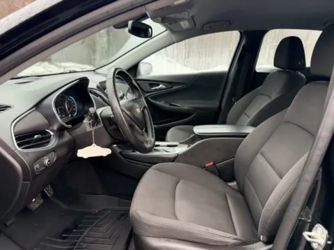 More photos of 2016 Chevrolet Malibu LT at Hank Graff Chevrolet Davison, MI