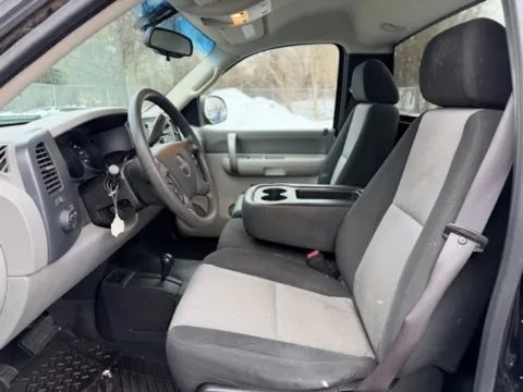 More photos of 2008 GMC Sierra 1500 Work Truck at Hank Graff Chevrolet Davison, MI