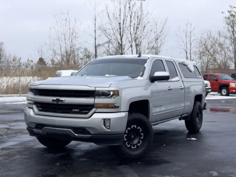 Silver 2018 Chevrolet Silverado 1500 LT for sale in Davison, MI
