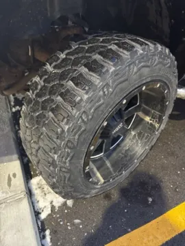 More photos of 2004 Chevrolet Silverado 2500HD LS at Hank Graff Chevrolet Davison, MI