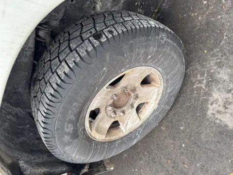 More photos of 2004 Dodge Ram 2500 SLT at Hank Graff Chevrolet Davison, MI