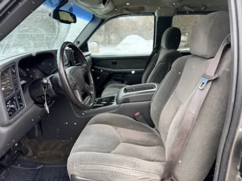 More photos of 2003 Chevrolet Silverado 1500 LS at Hank Graff Chevrolet Davison, MI