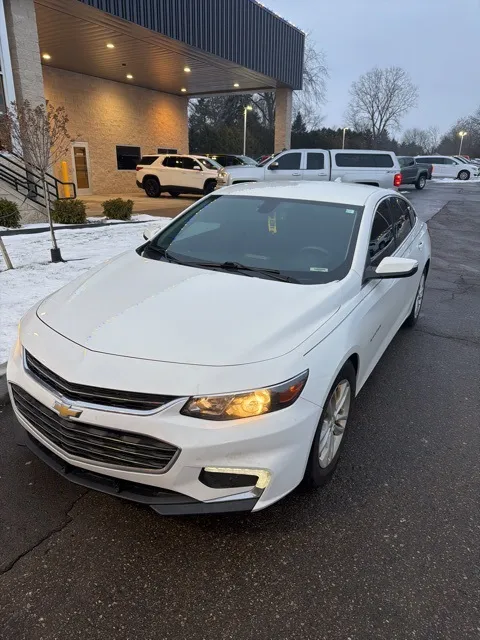 White 2016 Chevrolet Malibu LT for sale in Davison, MI