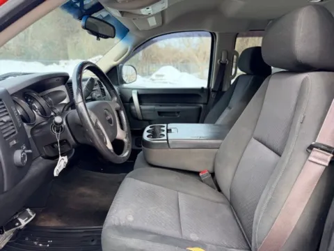 More photos of 2013 GMC Sierra 1500 SLE at Hank Graff Chevrolet Davison, MI