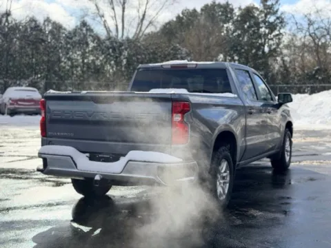 More photos of 2021 Chevrolet Silverado 1500 LT at Hank Graff Chevrolet Davison, MI