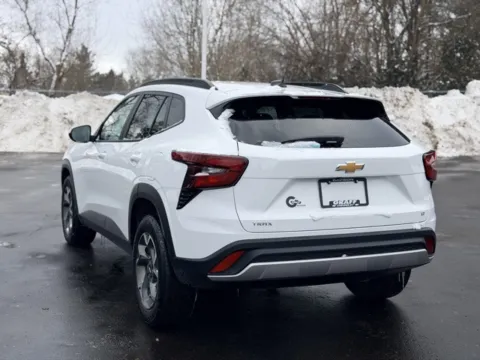 More photos of 2024 Chevrolet Trax LT at Hank Graff Chevrolet Davison, MI