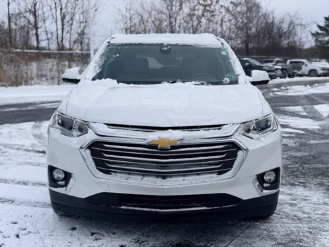 Photos of 2018 Chevrolet Traverse 3LT for sale in Davison, MI at Hank Graff Chevrolet Davison