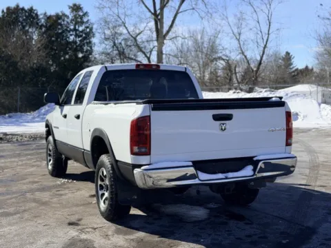More photos of 2004 Dodge Ram 1500 SLT at Hank Graff Chevrolet Davison, MI