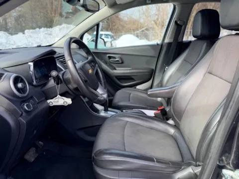 More photos of 2015 Chevrolet Trax LT at Hank Graff Chevrolet Davison, MI