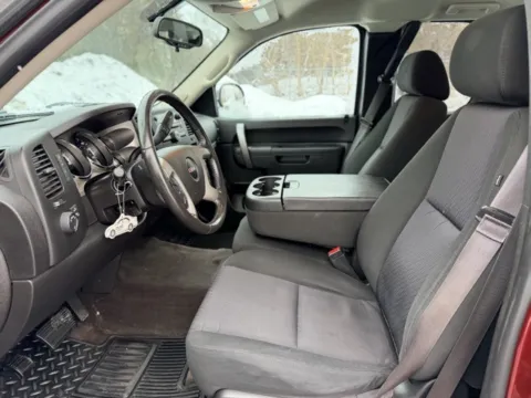 More photos of 2013 GMC Sierra 1500 SLE at Hank Graff Chevrolet Davison, MI