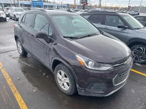 Black 2022 Chevrolet Trax LT for sale in Davison, MI