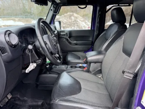 More photos of 2016 Jeep Wrangler Unlimited Sahara at Hank Graff Chevrolet Davison, MI