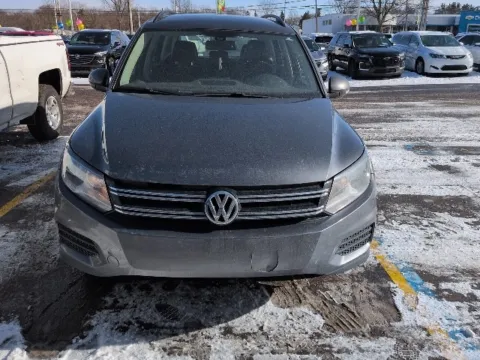Photos of 2016 Volkswagen Tiguan SEL for sale in Davison, MI at Hank Graff Chevrolet Davison