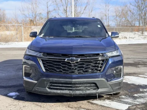 Photos of 2022 Chevrolet Traverse LT for sale in Davison, MI at Hank Graff Chevrolet Davison