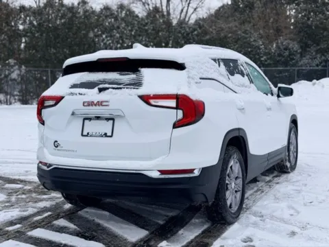 More photos of 2024 GMC Terrain SLT at Hank Graff Chevrolet Davison, MI