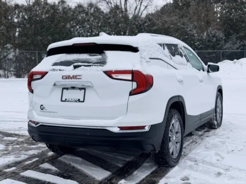 More photos of 2024 GMC Terrain SLT at Hank Graff Chevrolet Davison, MI