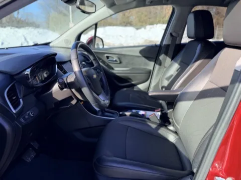 More photos of 2022 Chevrolet Trax LT at Hank Graff Chevrolet Davison, MI