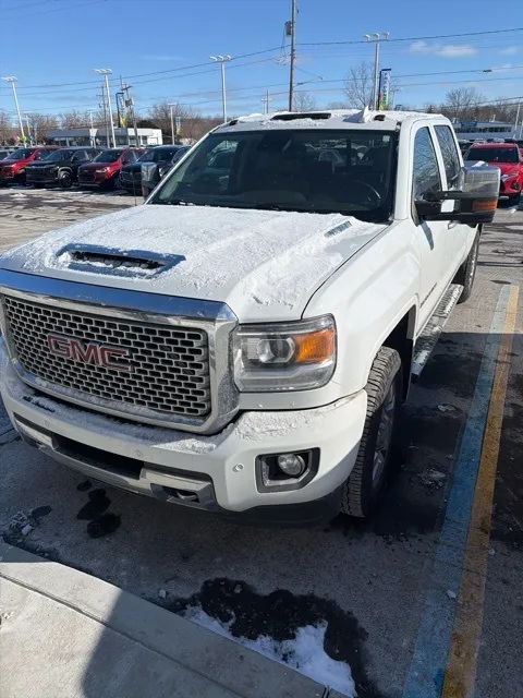 White 2017 GMC Sierra 2500HD Denali for sale in Davison, MI